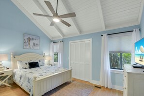 3 bedrooms, iron/ironing board, free WiFi, bed sheets