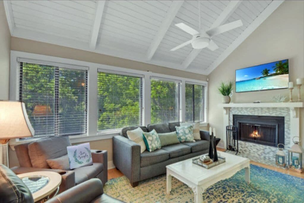 Smart TV, fireplace, offices