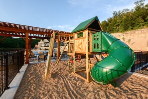 House (Livin' The Dream- INDOOR POOL! Huge s) | Children's area - Livin' The Dream (Branson)