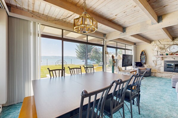 Dining - Vintage Lakefront Home with Private Lake Access (Garden City)