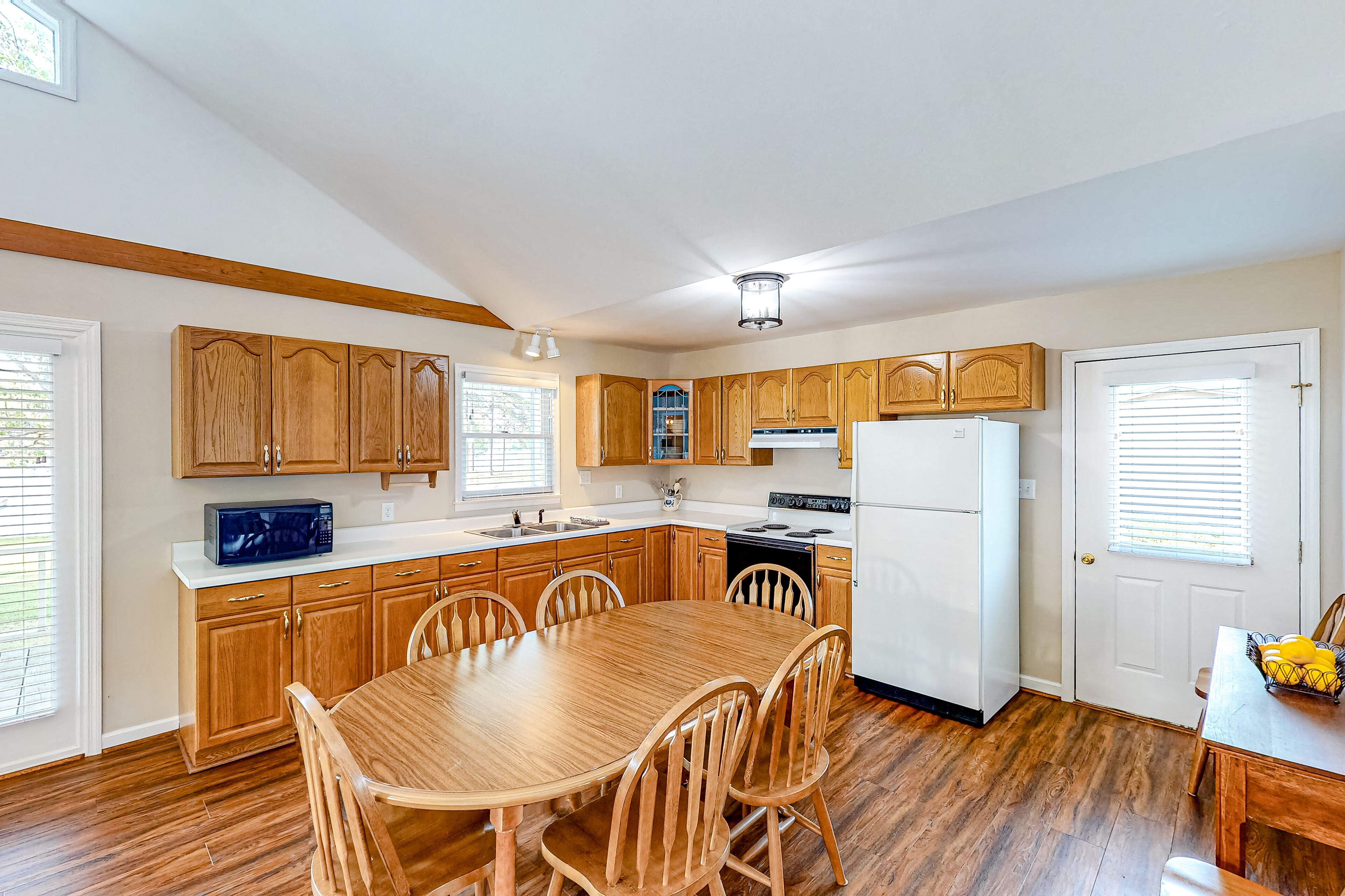 Lakefront Home with Central AC, WiFi, Lake Views, & Private Washer/Dryer