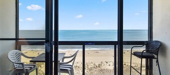 Direct Oceanfront condo- AMAZING VIEWS & GREAT AMENITIES!