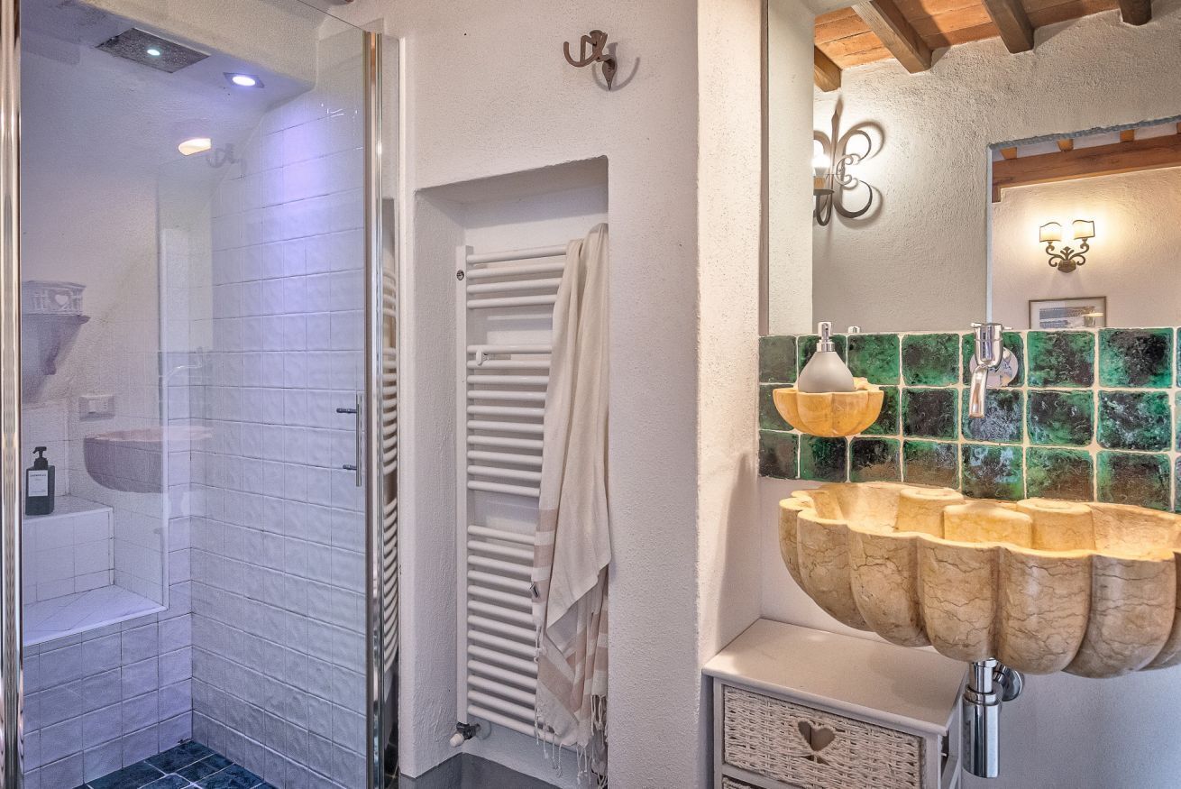 Badewanne, Haartrockner, Bidet, Handtücher