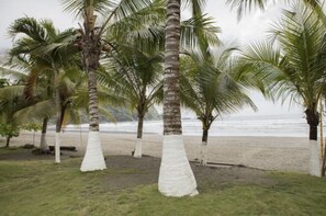 Liegestühle, Strandtücher