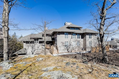 Exterior. Wintergreen. Panoramic Sunsets, Mountain Views, Private Deck + Fireplace