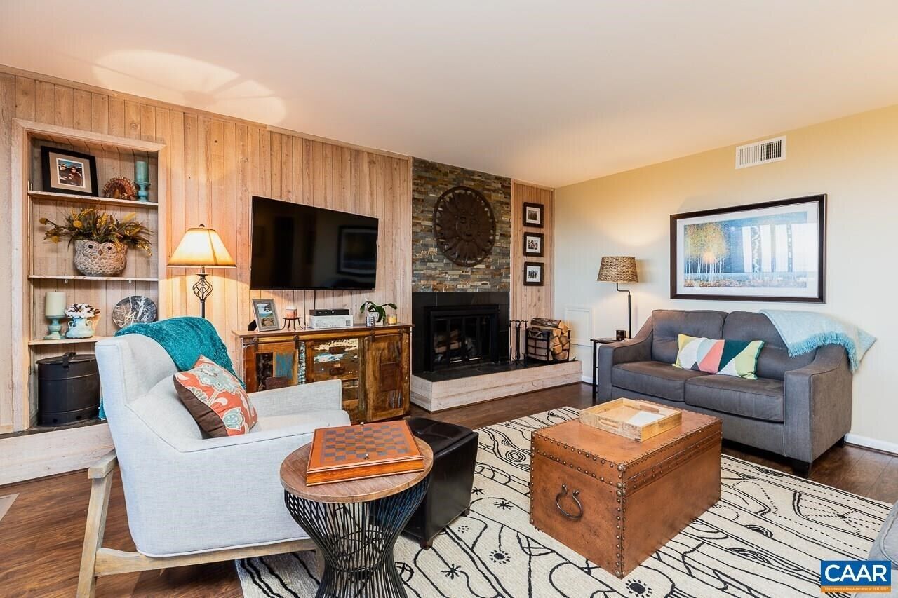 Wintergreen. Minutes to Slopes Sunset Vista Villa - Sea of Mountains 
