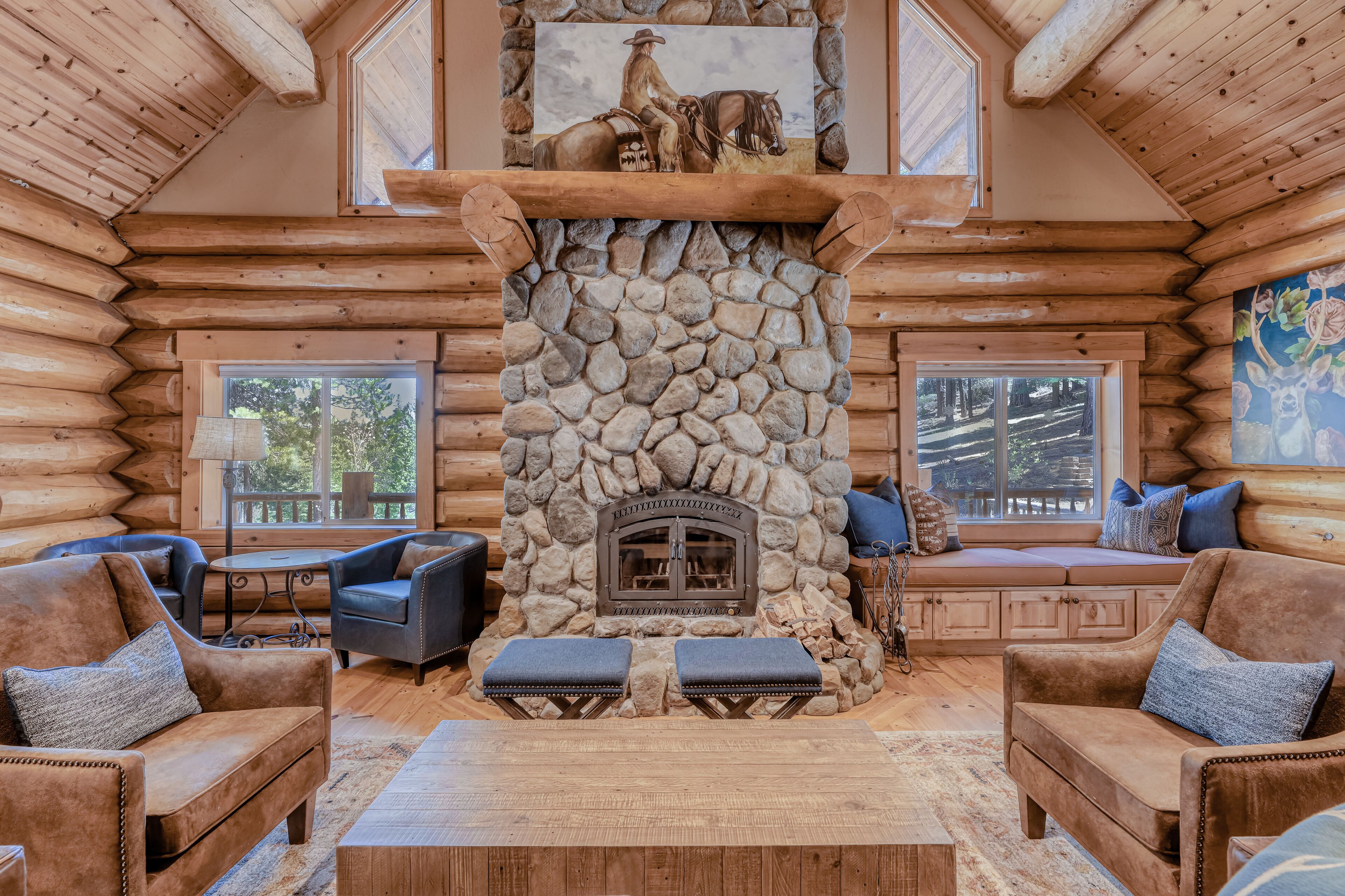Dog-Friendly Lodge W/ Mountain Views, Pool Table, Large Deck & Gourmet Kitchen!