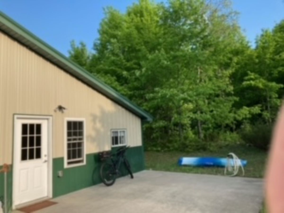 one bedroom camp in the woods minutes from Sleeping Bear National Park