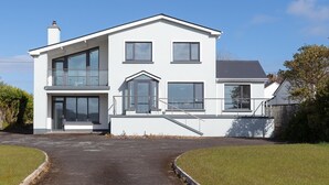 Exterior - Serenity By The Sea (Dingle)