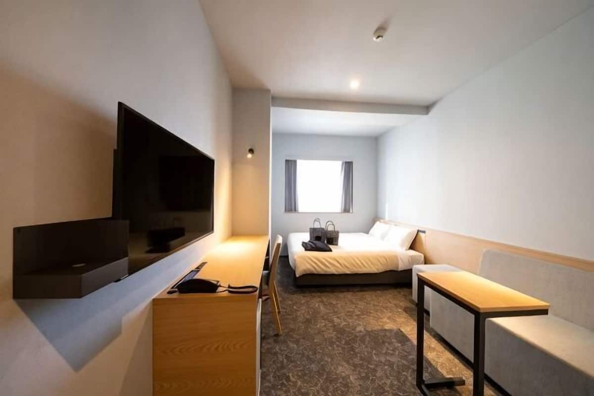 In-room safe, desk, blackout curtains, free WiFi