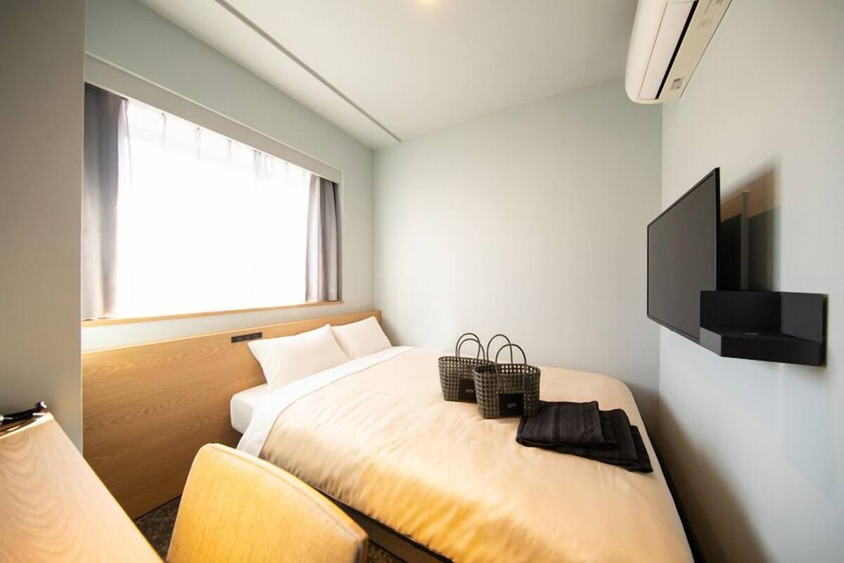 In-room safe, desk, blackout curtains, free WiFi