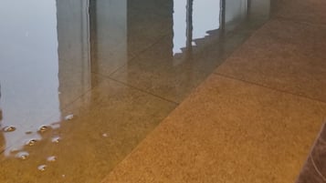 Nhà tắm công cộng
