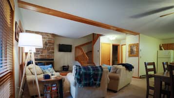 Smart TV, fireplace