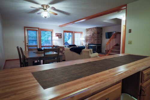 Cozy 3-bedroom house in peaceful Davis with EV charger minutes from adventure