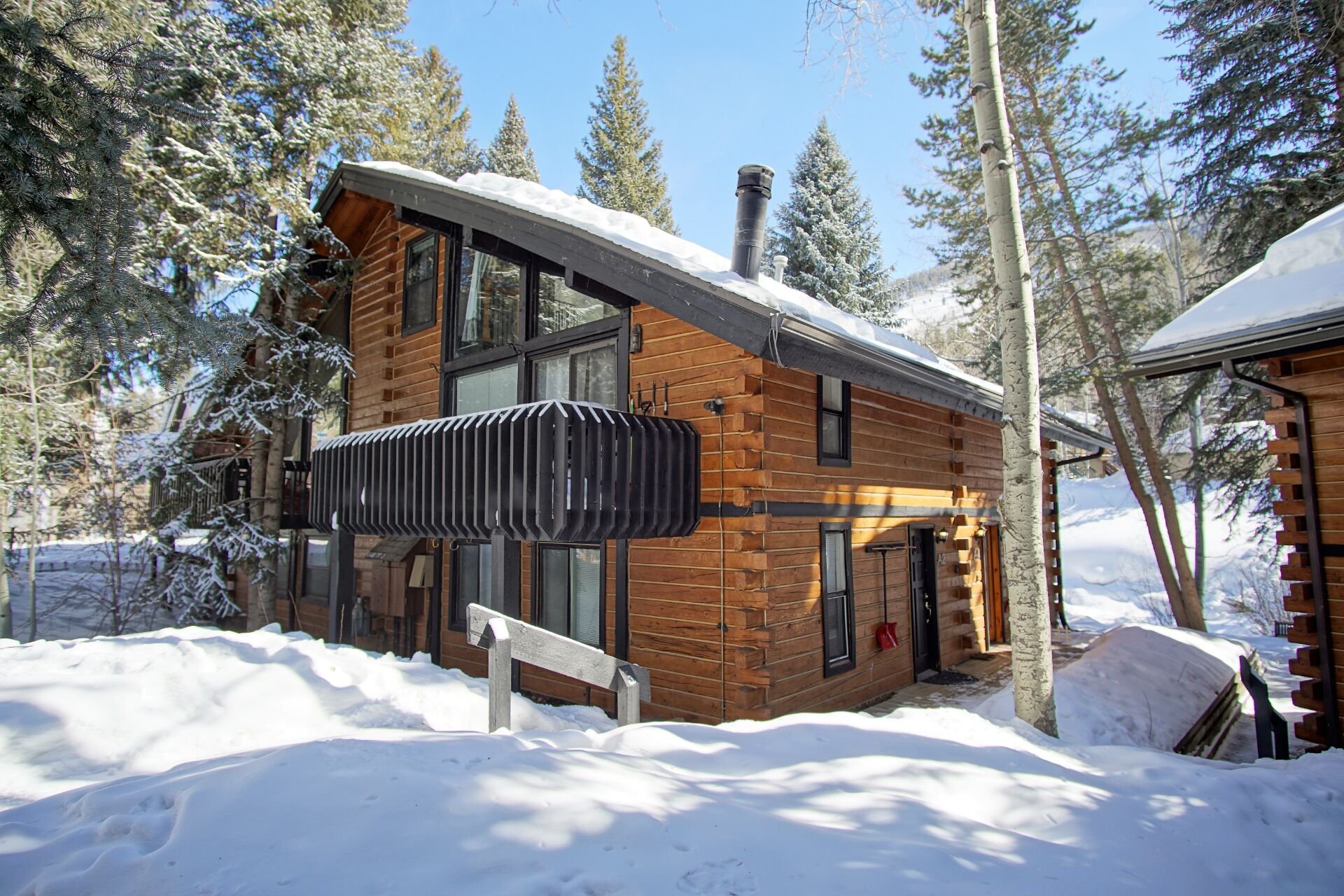 2 Bedroom + Loft, Right on Gore Creek,  Free Bus Route, *New Listing*
