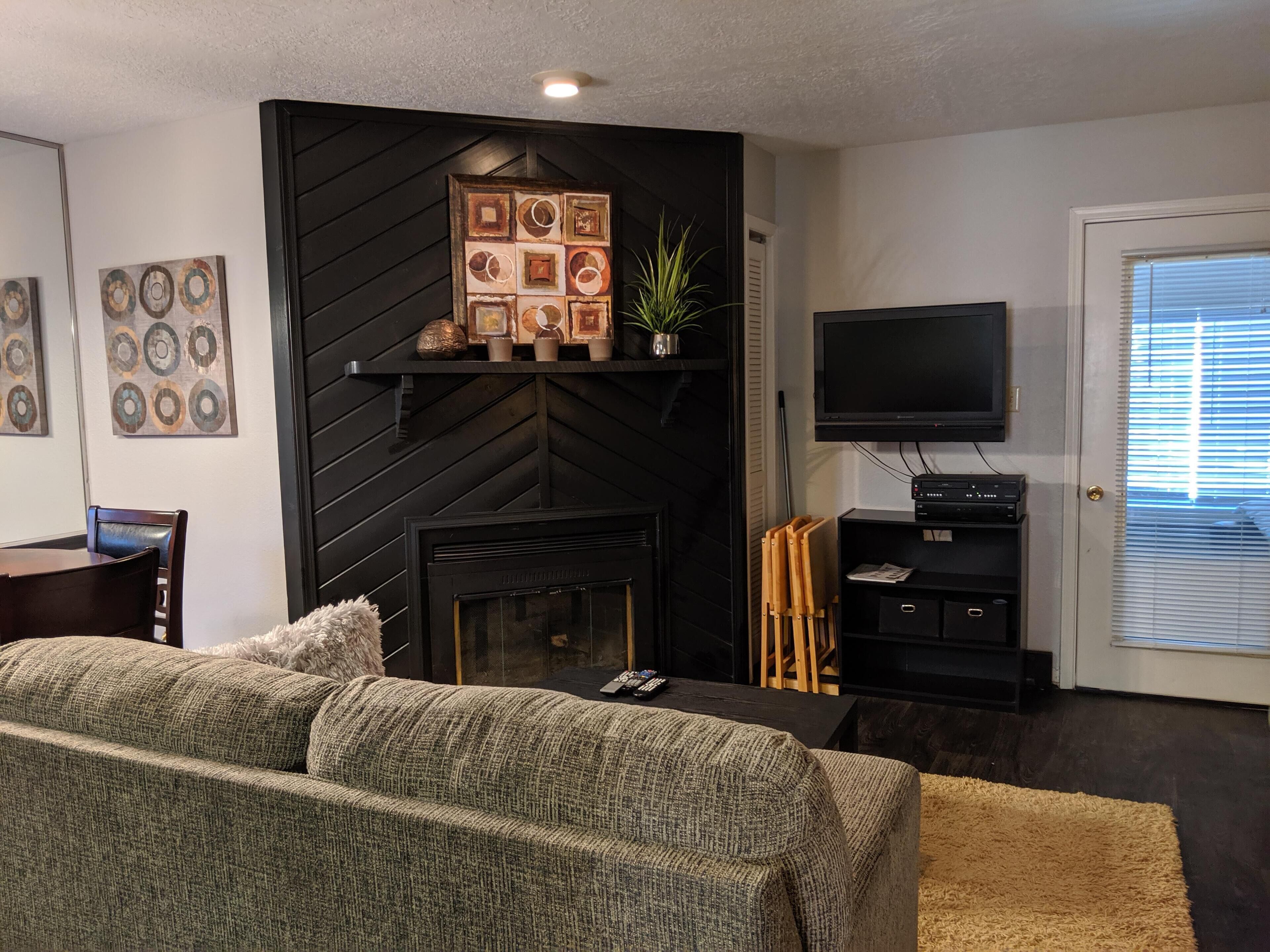 Condo (The ChileDrop - Walk to lift - Sleeps) | Interior