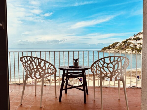 تناول الطعام بالخارج