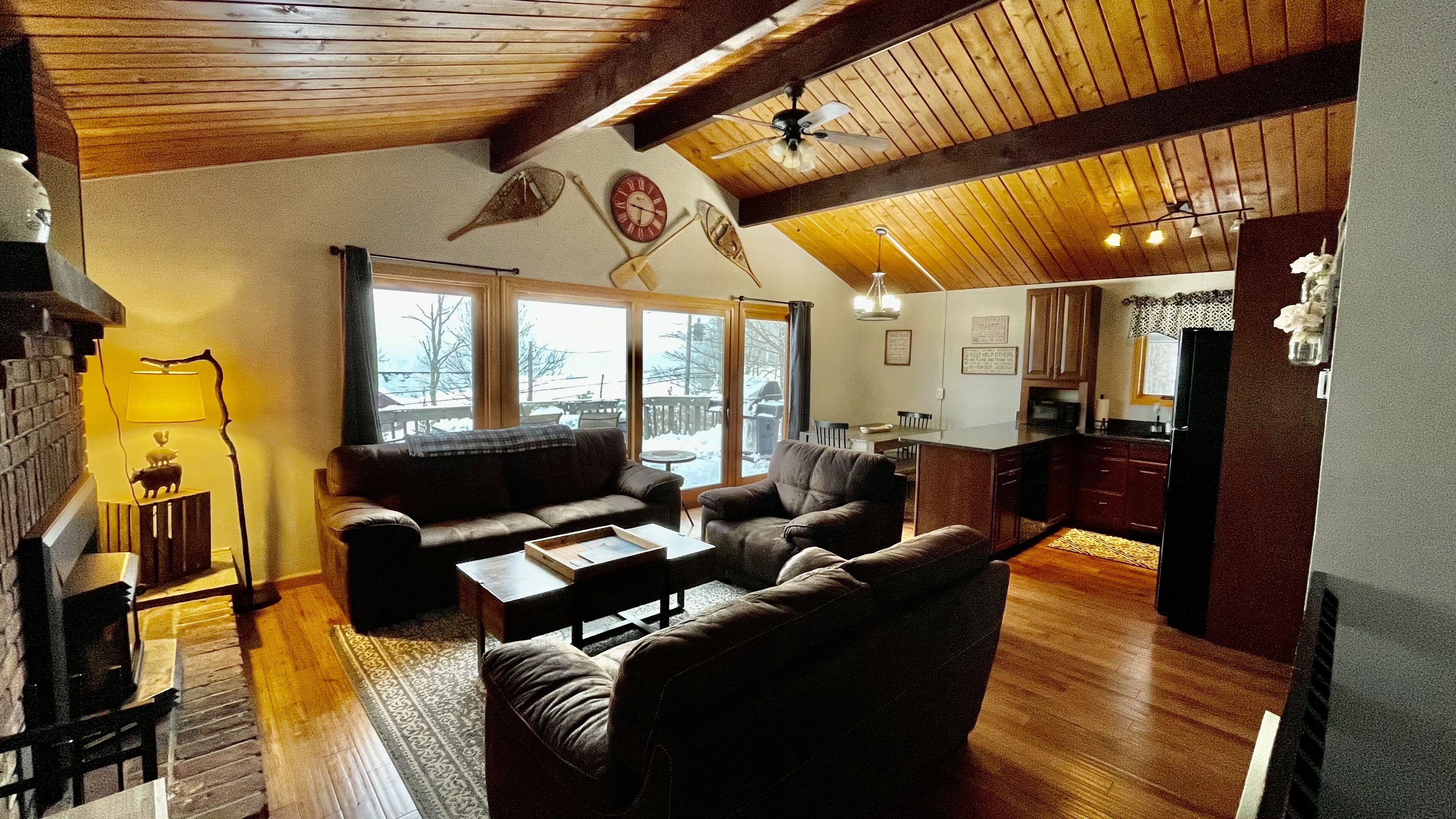 Welcome to Hunter Pine - Lake View Chalet!