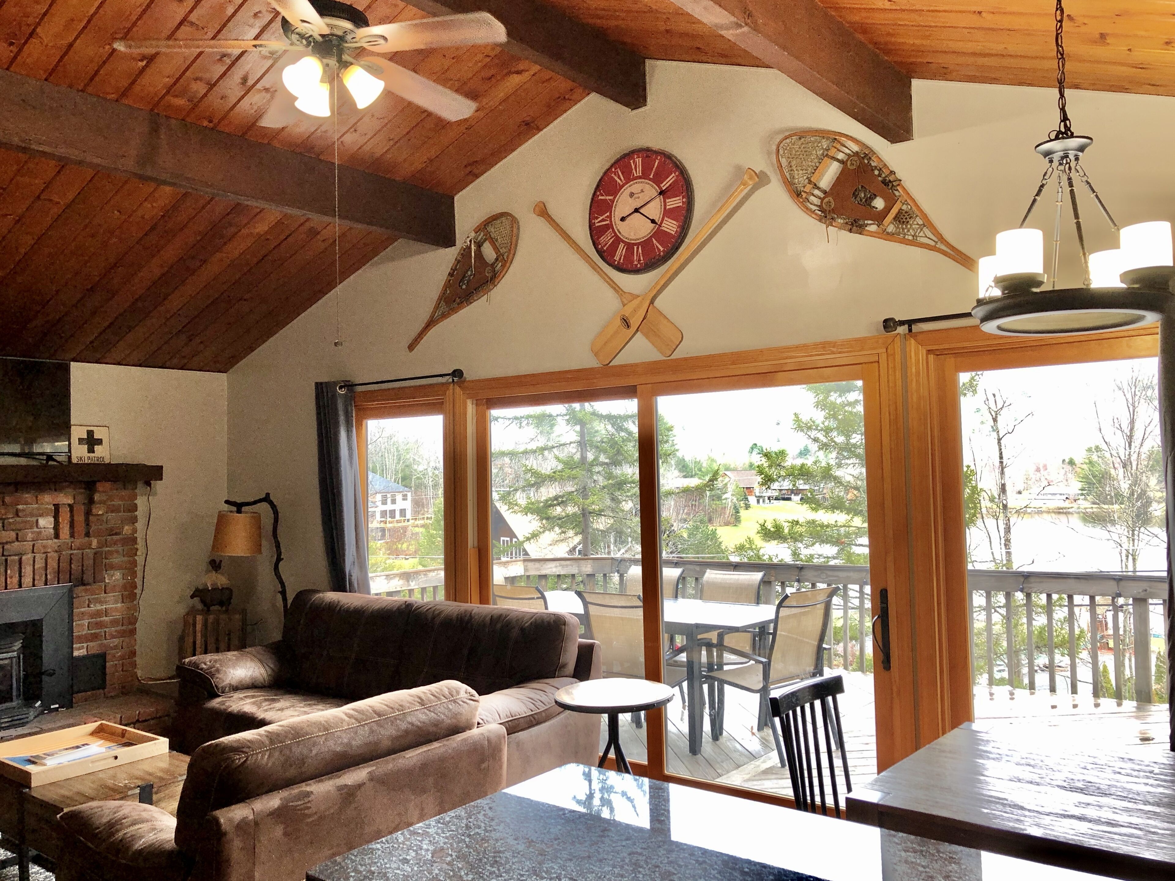 Welcome to Hunter Pine - Lake View Chalet!