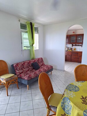 TV - Charming villa with sea view (Ferry Deshaies)