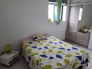 3 bedrooms, iron/ironing board, free WiFi, bed sheets - Charming villa with sea view (Ferry Deshaies)