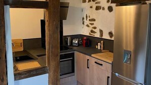 Kaffetrakter/tekoker, kjøleskap, mikrobølgeovn og ovn