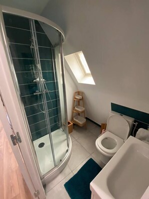 Shower, towels