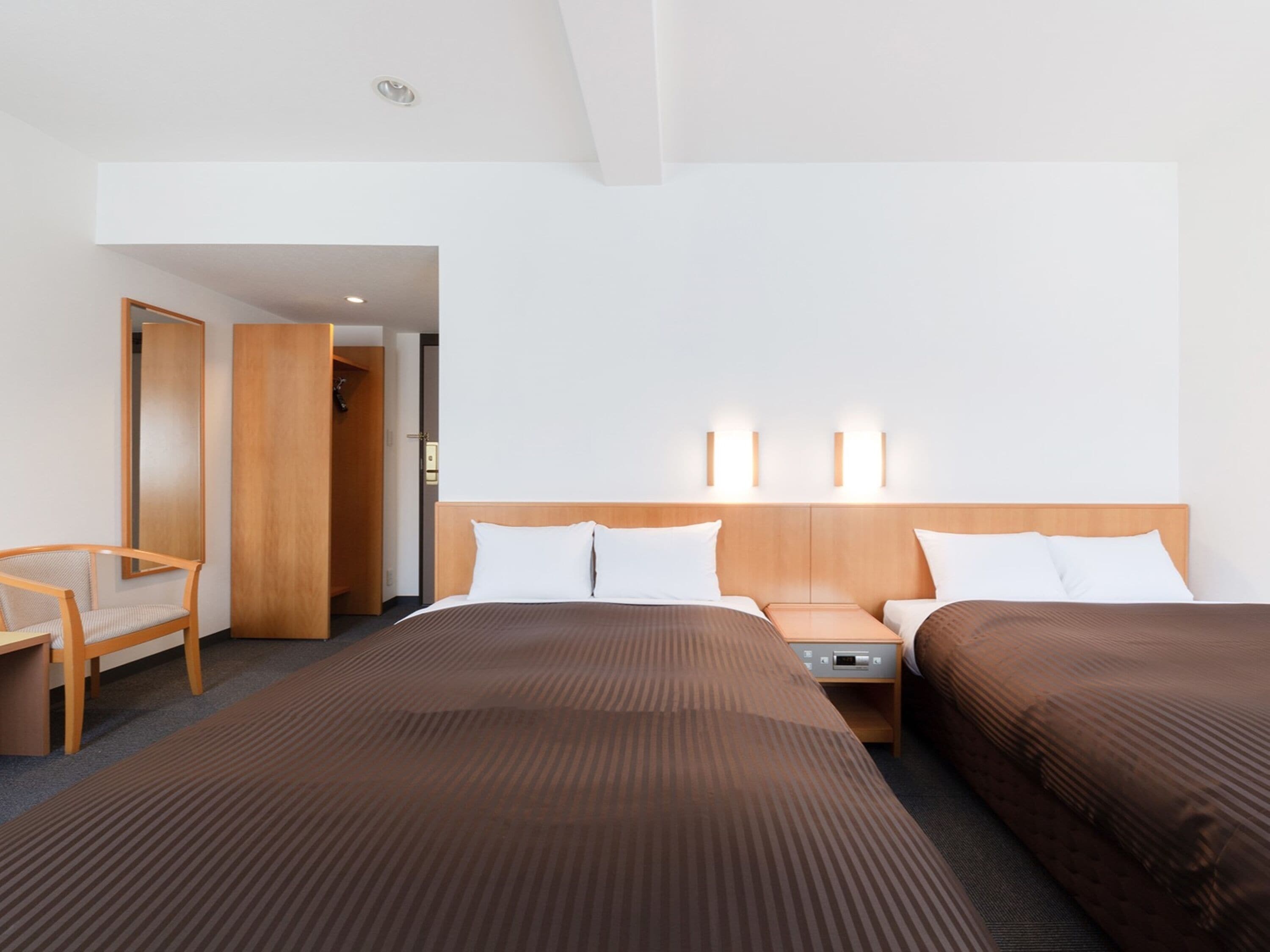 Superior Twin Room, Non Smoking | Down duvets, desk, blackout curtains, free WiFi