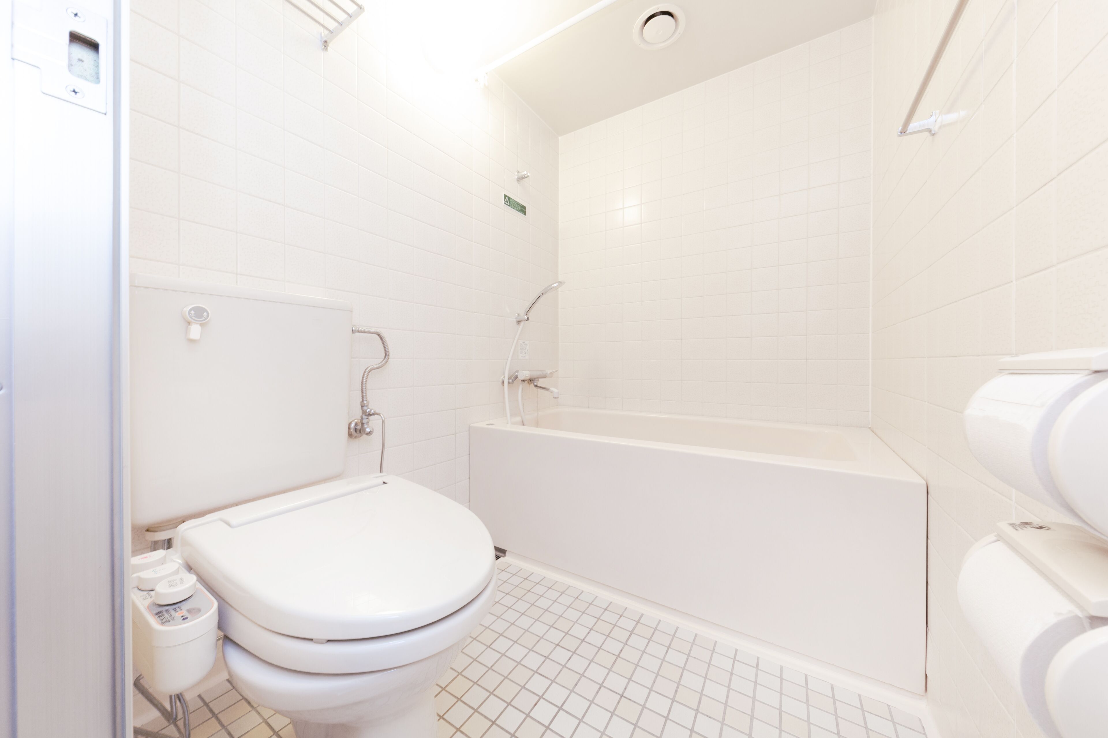 combined shower/bathtub, free toiletries, hair dryer, slippers