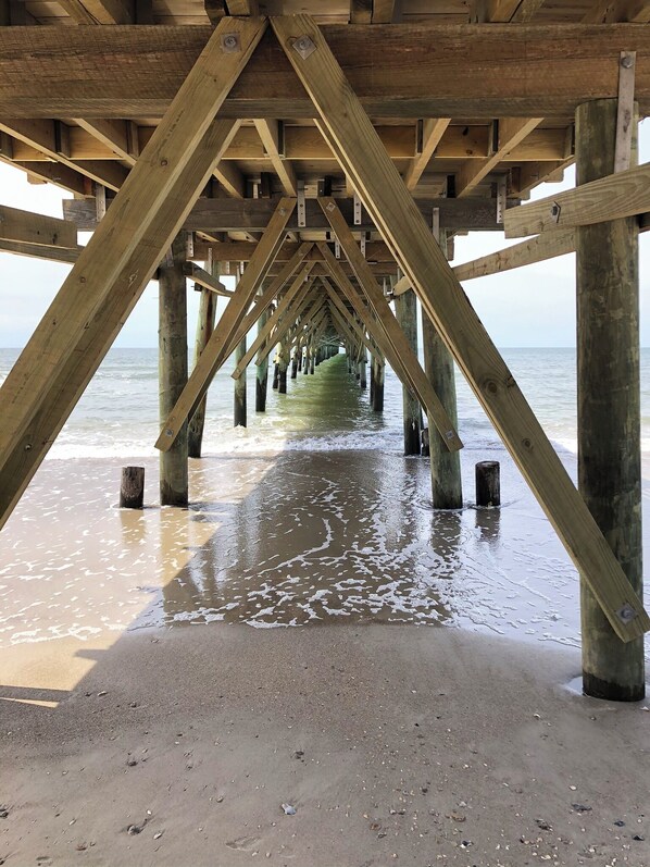 Plage, chaises longues, serviettes de plage