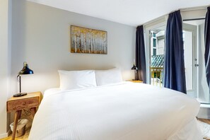 1 bedroom, iron/ironing board, WiFi, bed sheets - Stylish mountain escape with easy ski access, pool, hot tub & WiFi (Whistler)