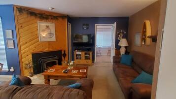 Condo (ChileDrop 2 - Walk to lift – Sleeps) | Living room | TV, fireplace, DVD player