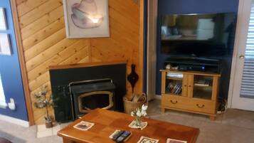 Condo (ChileDrop 2 - Walk to lift – Sleeps) | Living room | TV, fireplace, DVD player