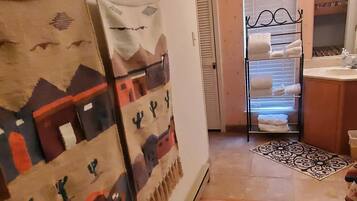 Condo (ChileDrop 2 - Walk to lift – Sleeps) | Interior