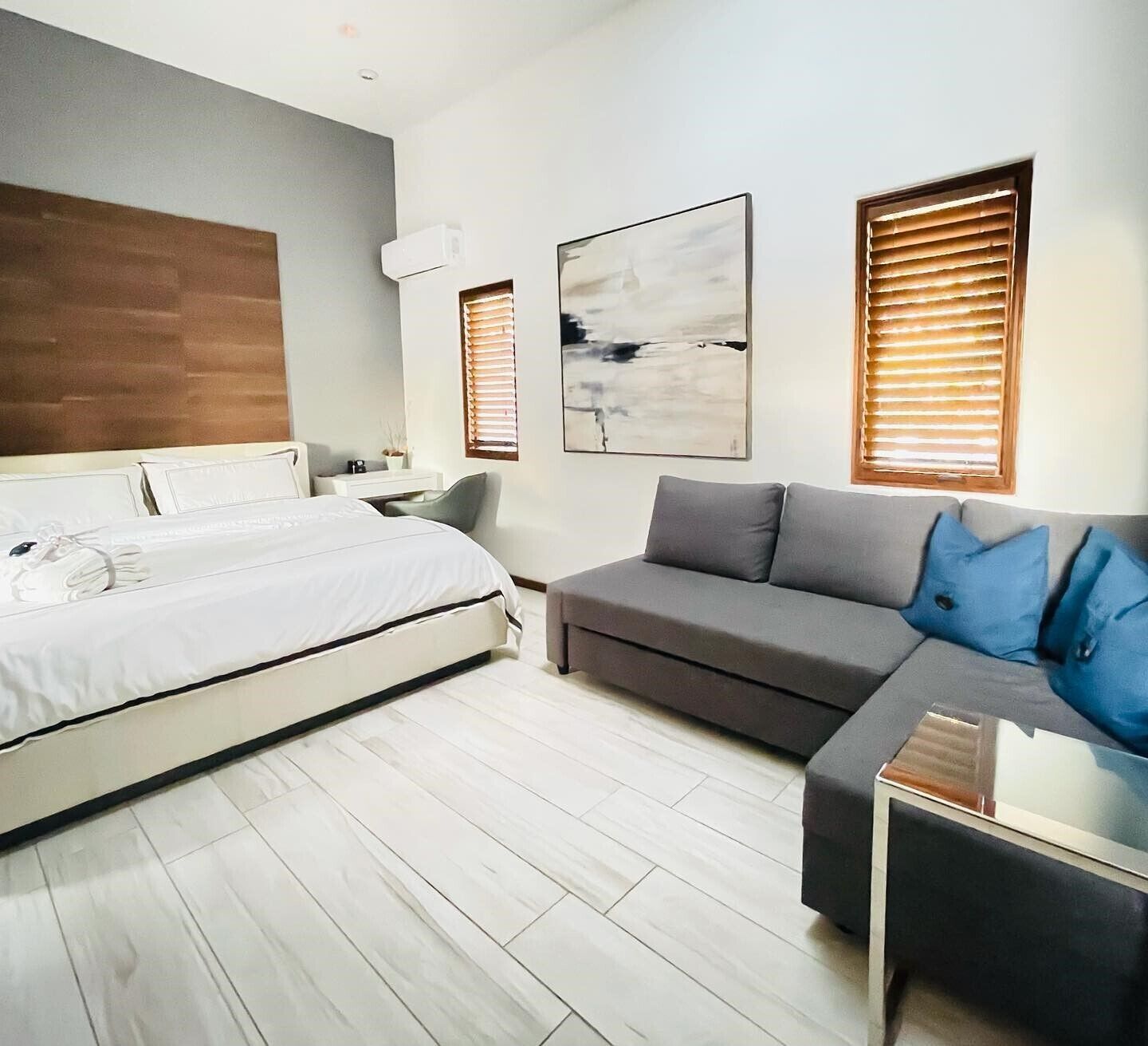 4 habitaciones, tabla de planchar con plancha y wifi gratis 