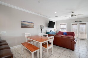 House, 3 Bedrooms | Dining