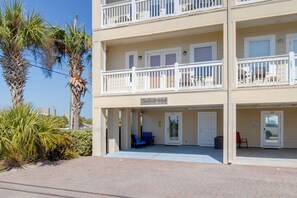 House, 3 Bedrooms | Exterior