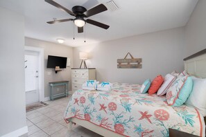 House, 3 Bedrooms | 3 bedrooms, individually decorated, individually furnished