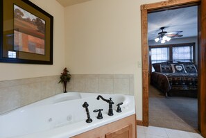 House (Sooner Settle Lodge - Incredible desi) | Bathroom | Hair dryer, towels, soap, shampoo - Sooner Settle Lodge (Reeds Spring)
