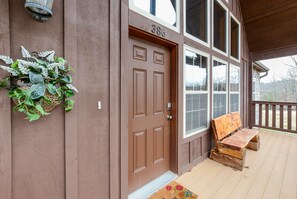 House (Sooner Settle Lodge - Incredible desi) | Balcony