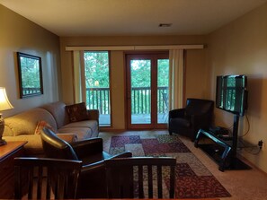 Condo (Serenity Ridge - POOLS - Great Balcon) | Living room | DVD player - Serenity Ridge (Branson West)