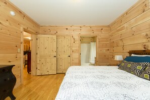 2 chambres, fer et planche à repasser, Wi-Fi gratuit, draps fournis