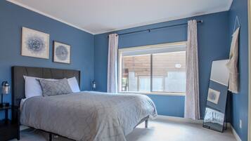 5 bedrooms, desk, iron/ironing board, free WiFi