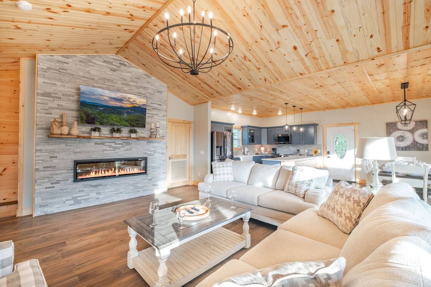 Fall Sale! Amazing Mountain Sunset Bliss! Hot Tub!