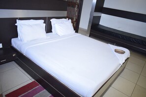 تجهيزات عازلة للصوت وواي فاي مجانًا وملاءات أسرّة