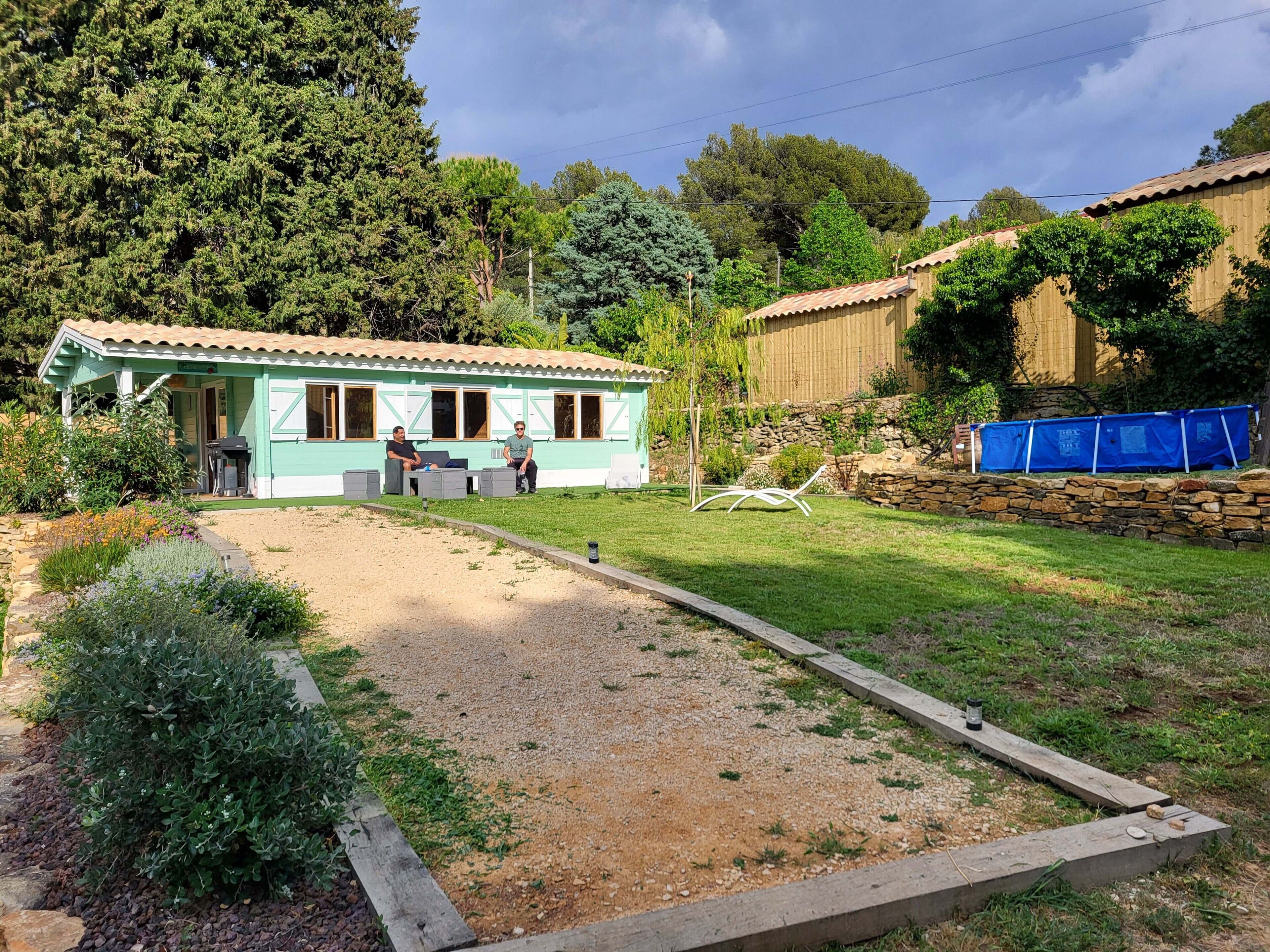 Wooden house, air conditioner, spa, games in the most beautiful bay in the world