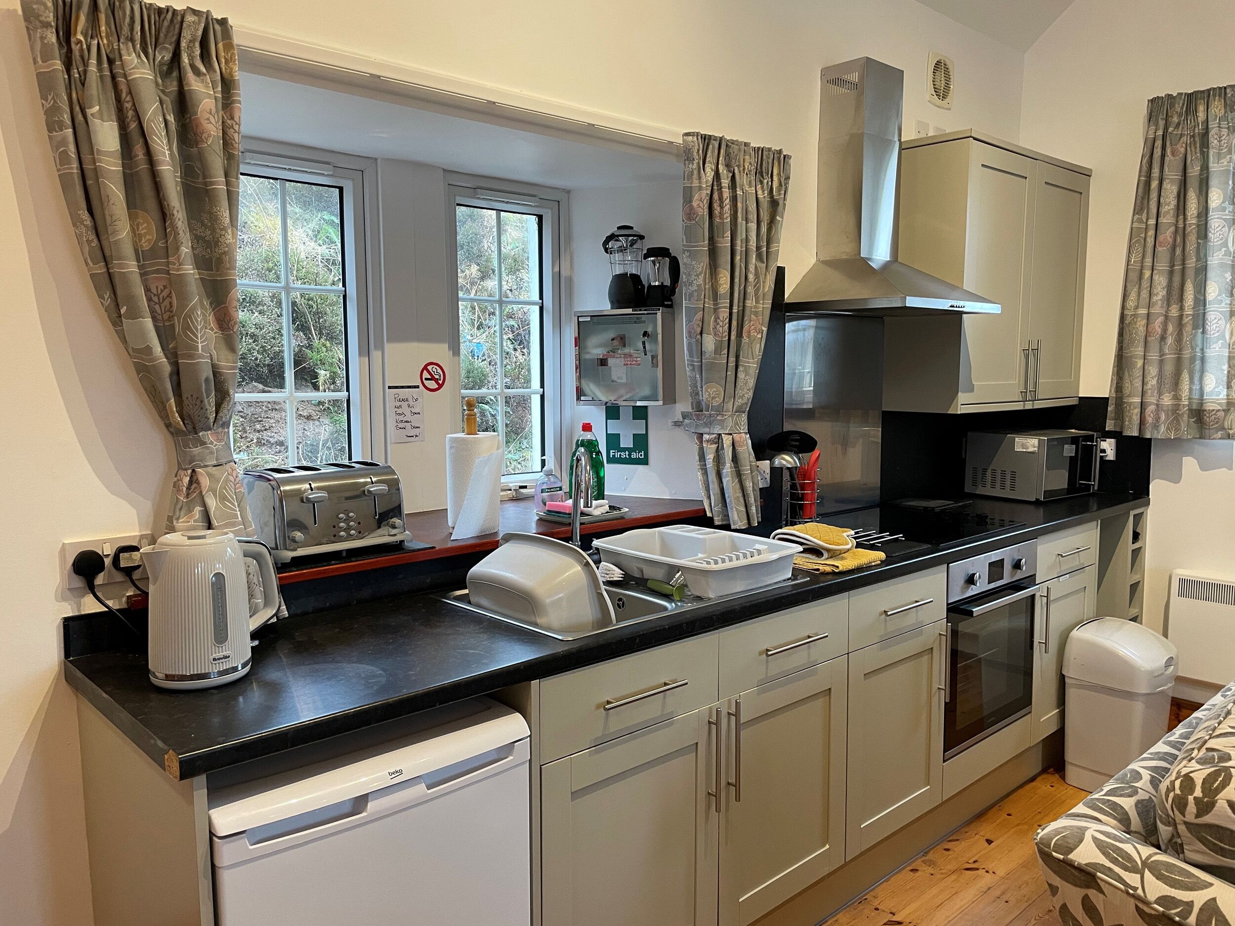 TALLA HOPE, pet friendly, character holiday cottage in Duntulm