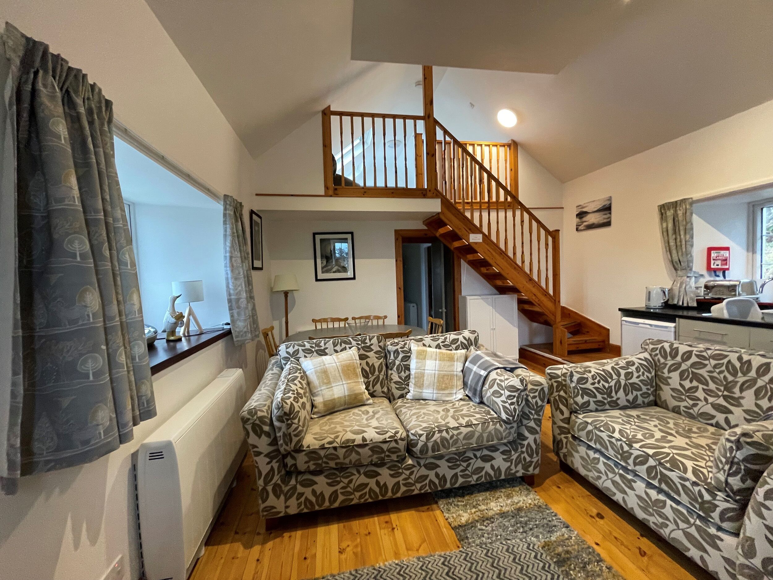 TALLA HOPE, pet friendly, character holiday cottage in Duntulm