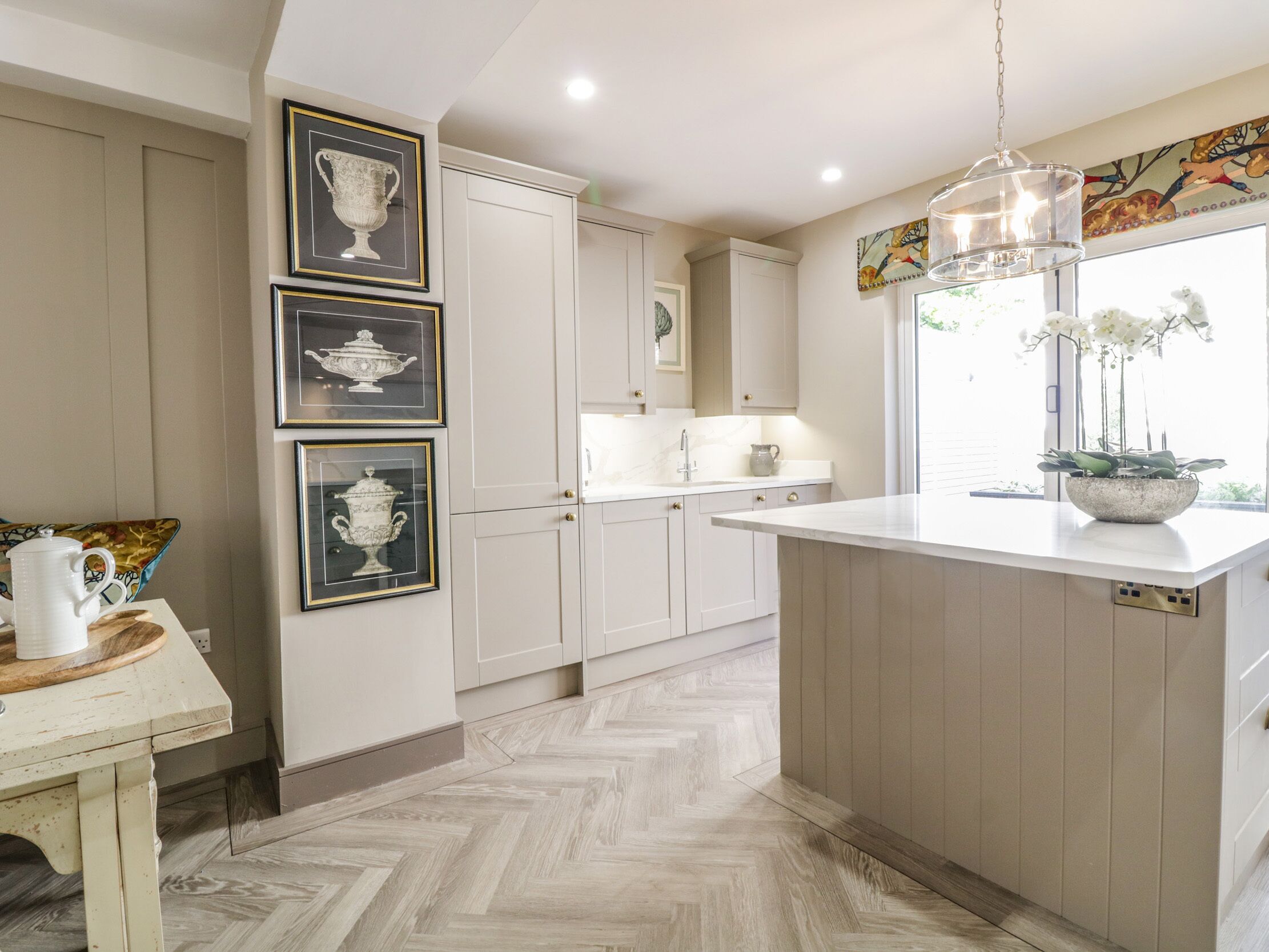 2 LLEWELYN STREET, pet friendly, luxury holiday cottage in Conwy