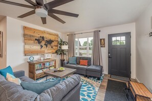 Living room - Greystone Home (Springfield)